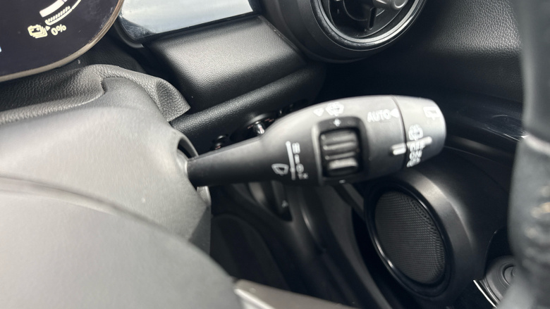 MINI Hatchback 135kW Cooper S Level 2 33kWh 3dr Auto Electric Hatchback